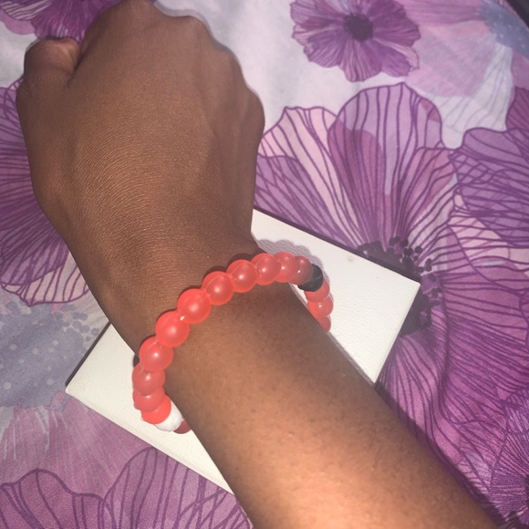 Red Lokai bracelet - Picture 3 of 3